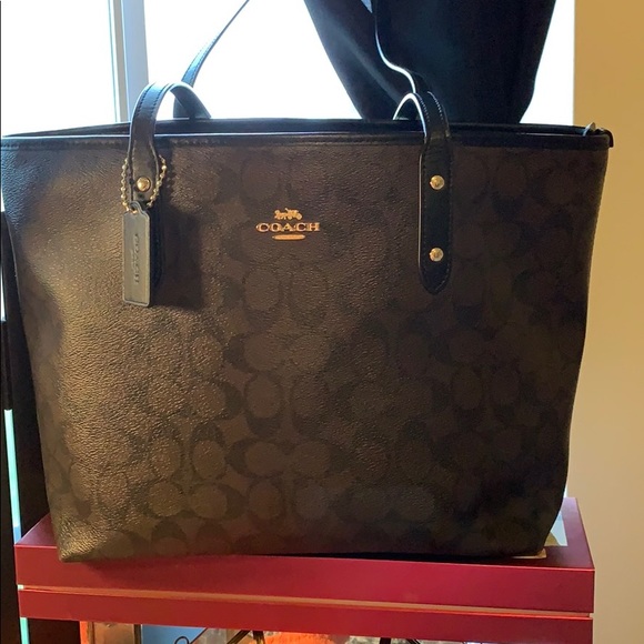 Coach Handbags - Coach signature tote bag.